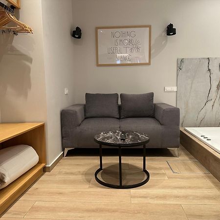 Belle Athenes - Luxury Rooms At Monastiraki Railway Station 外观 照片