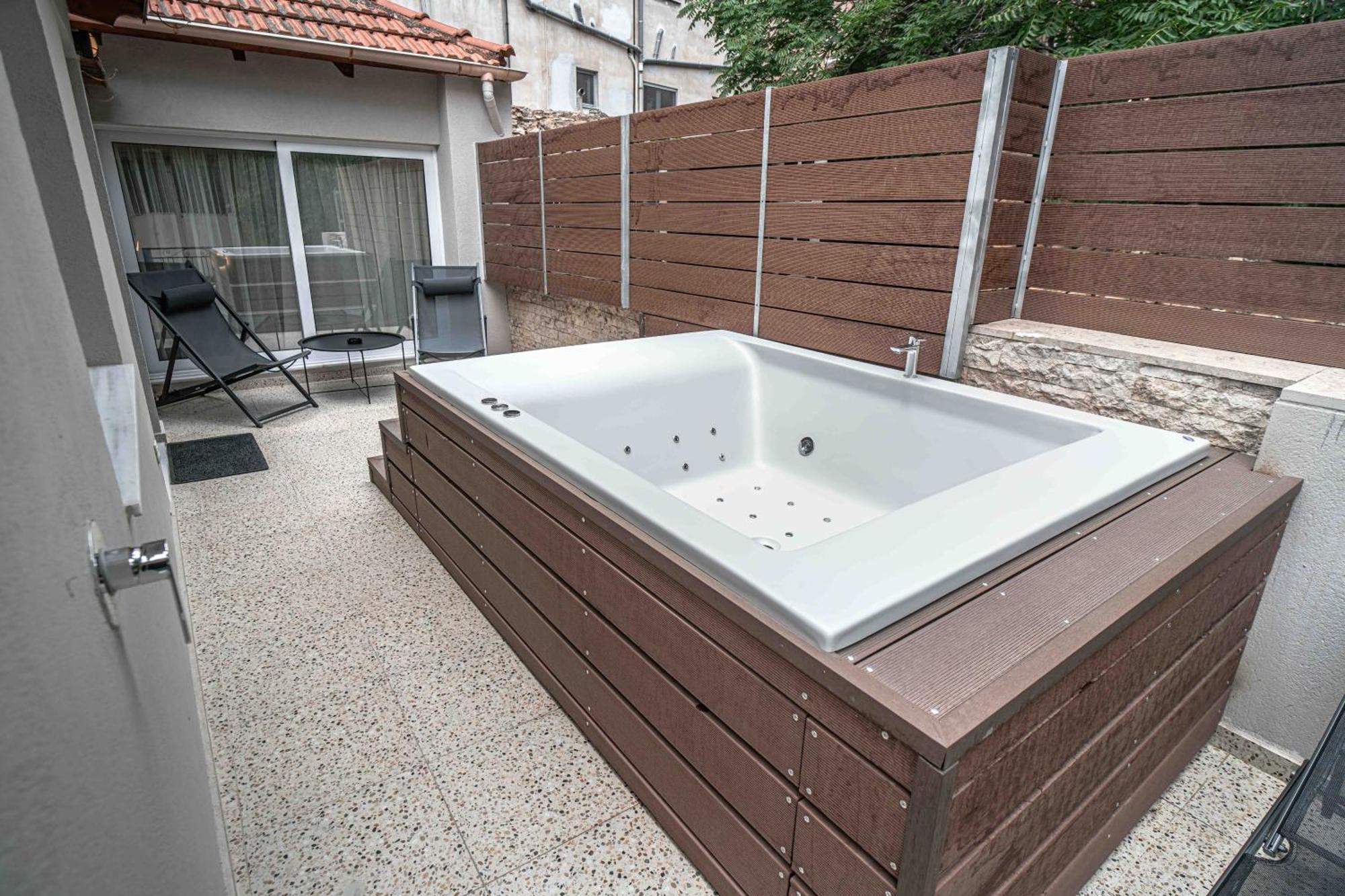 Belle Athenes - Luxury Rooms At Monastiraki Railway Station 外观 照片