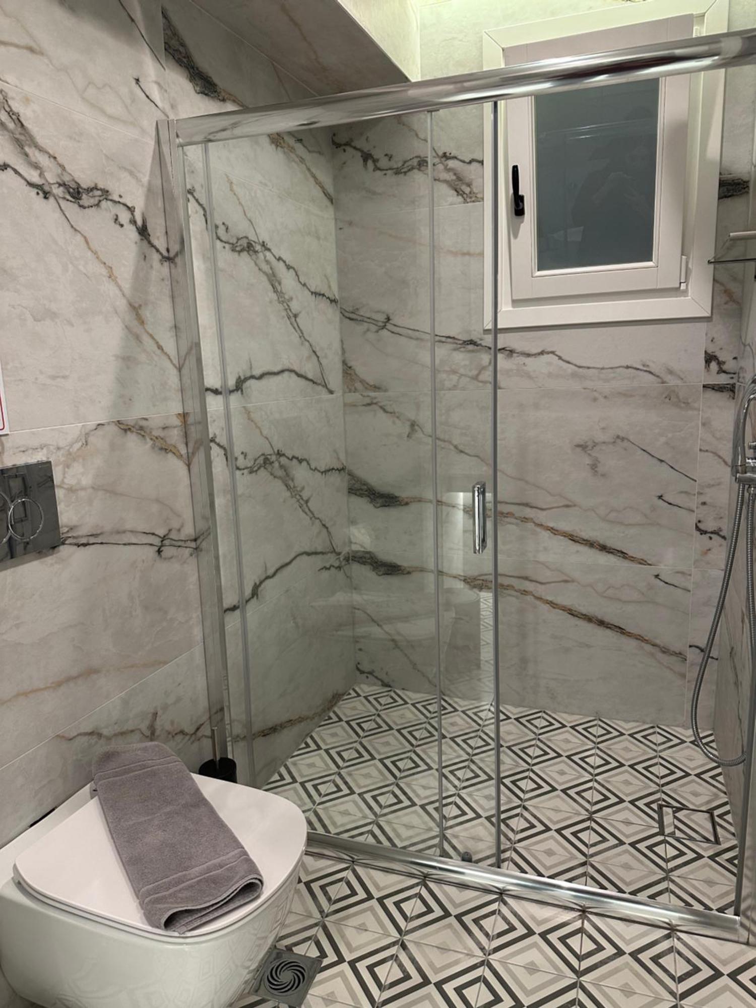 Belle Athenes - Luxury Rooms At Monastiraki Railway Station 外观 照片