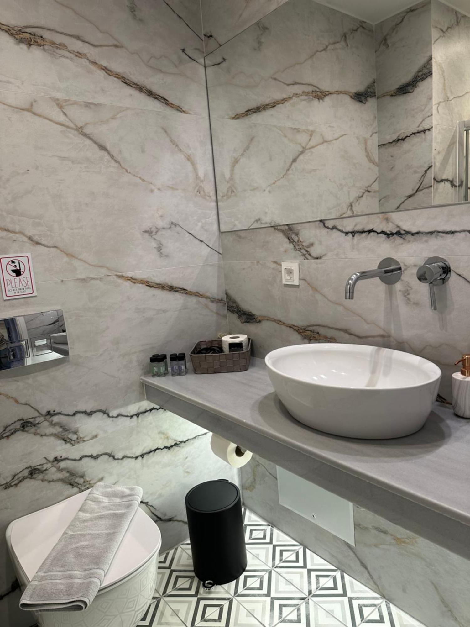 Belle Athenes - Luxury Rooms At Monastiraki Railway Station 外观 照片
